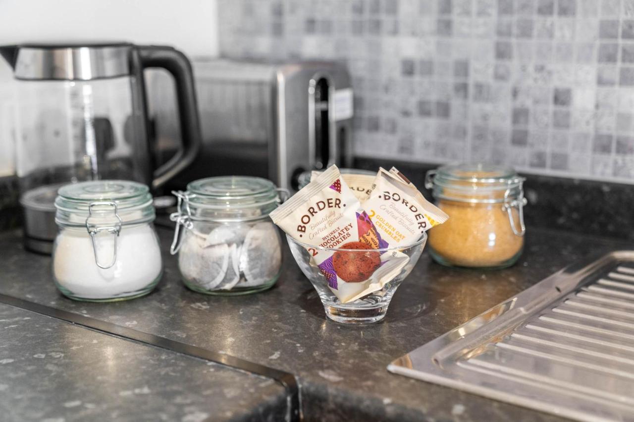 2 Bedroom Loft And Spacious Apt- One Choice Stays- Jq Birmingham Esterno foto